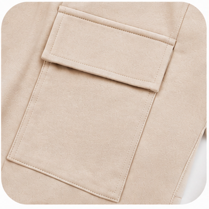 Four feature panels showing a light beige garment close-up: a classic crew neck, an adjustable drawstring waist, cargo pockets, and soft breathable fabric, with text labels underneath on a white background.